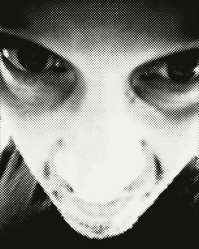 Markoman – face halftone bw